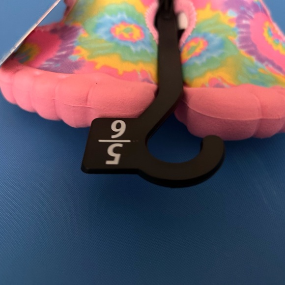 NEWTZ Beach Pool Watershoes Sandals Pink Tie dye Toddler Girls 5/6 NWT - Picture 3 of 4